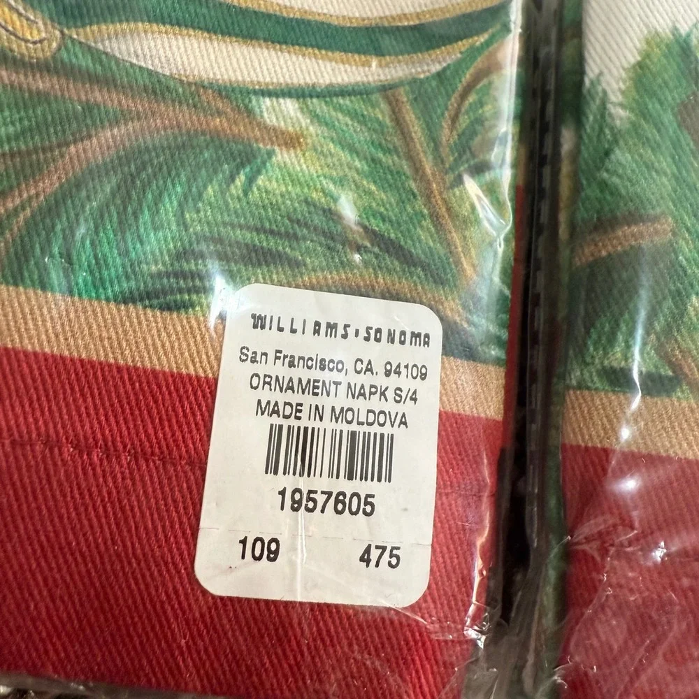 Williams Sonoma Christmas Ornaments Napkins Set (8) Holiday Festive Table Liners
